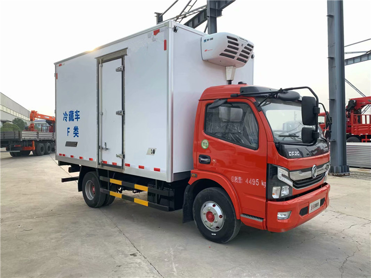 东风多利卡D7冷藏车-国六