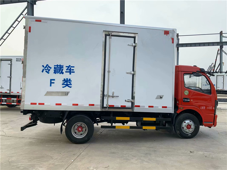 东风多利卡D7冷藏车-国六