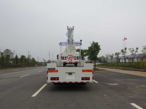 东风五节折臂24米高空作业车