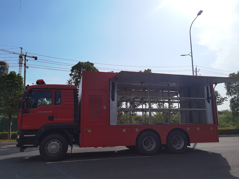 器材装备车