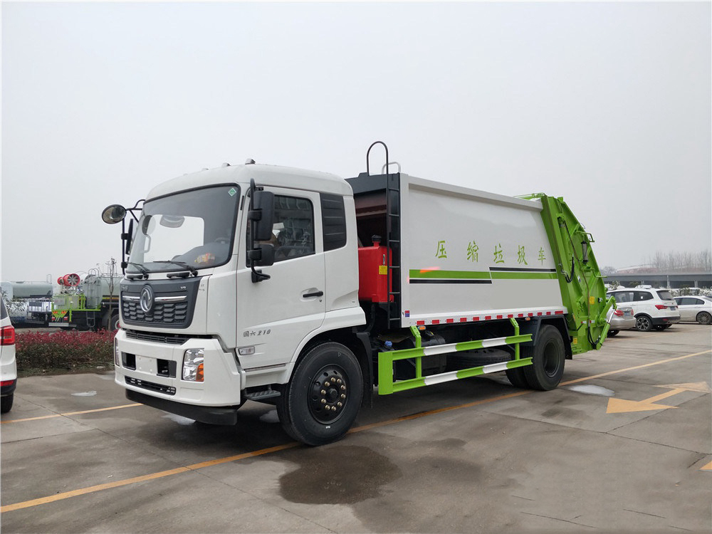 程力威牌CLW5182GSSD6型洒水车