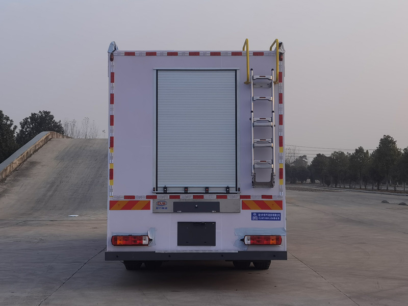 CLW5180XJS6型重汽豪沃净水车
