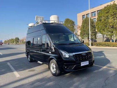 可用于军队边防的江铃福特全顺多功能中型指挥车