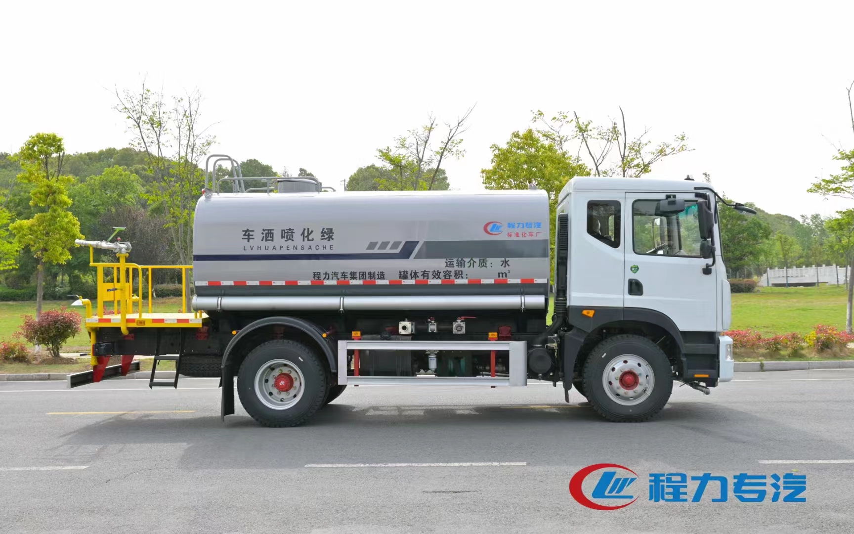 东风D9新款10-12吨洒水车--国六系列