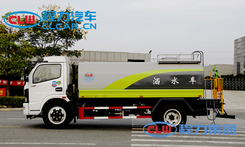 国六大福瑞卡 9.2吨 洒水车